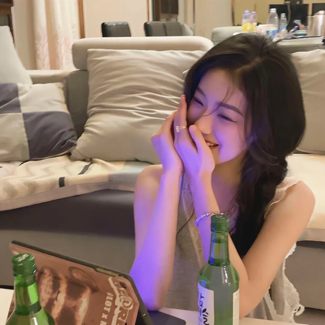 龙纹身的女孩